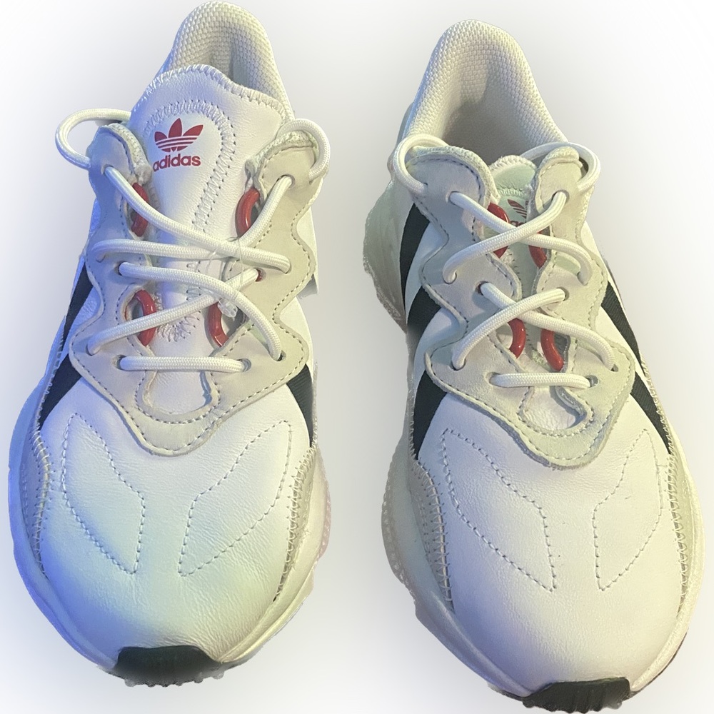 Adidas OZWEEGO Valentines Day edition